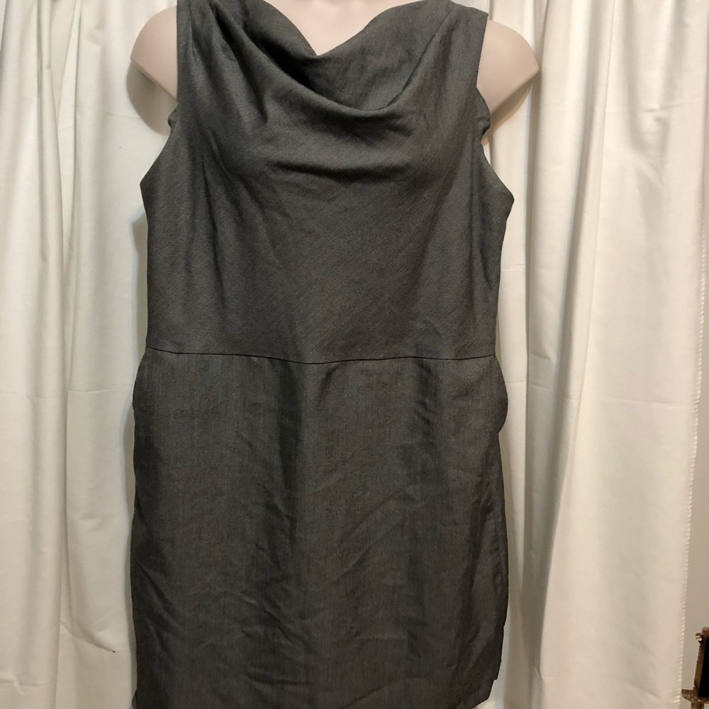 Midi sleeveless dress with pockets